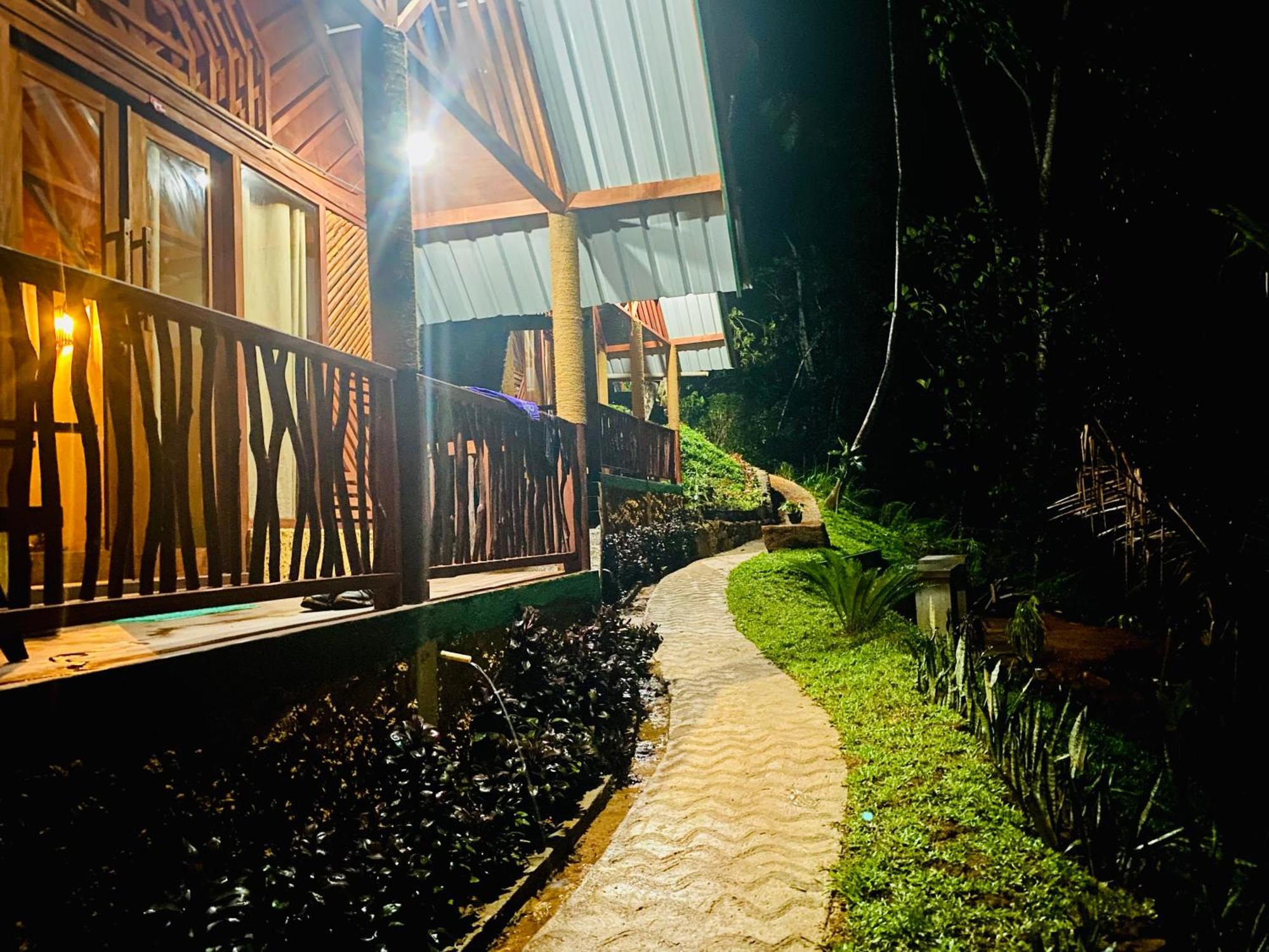 The Rainforest Hideaway Deniyaya Exteriör bild
